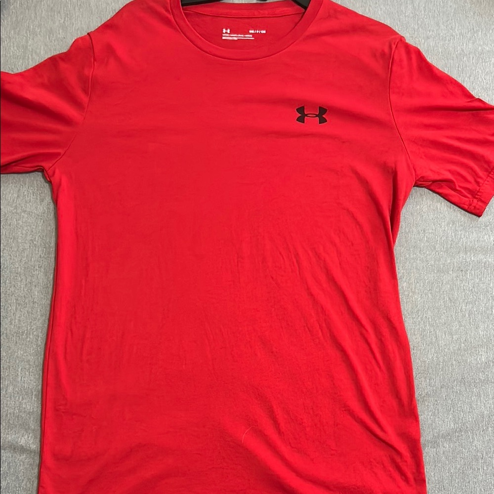 Under Armour Red Short Sleeve Tee Athletic Performance